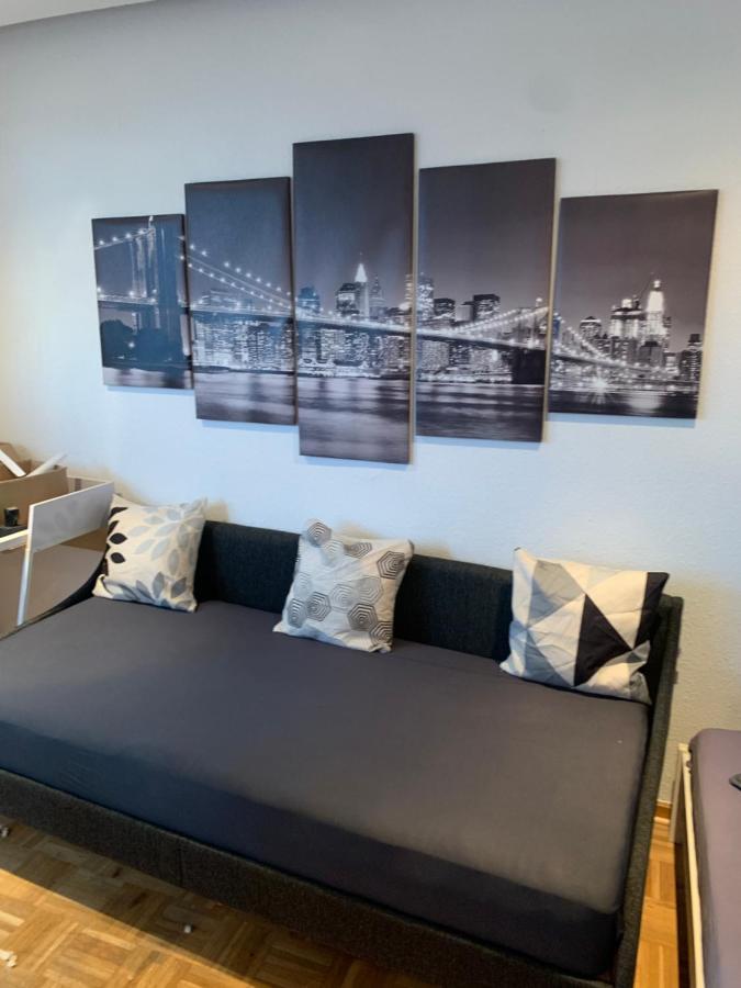 Mainpark Apartment 4 Schlafzimmer Bis Zu 10 Personen Direkt Ueber Aschaffapartment Bei Aschaffenburg Mainaschaff Eksteriør bilde