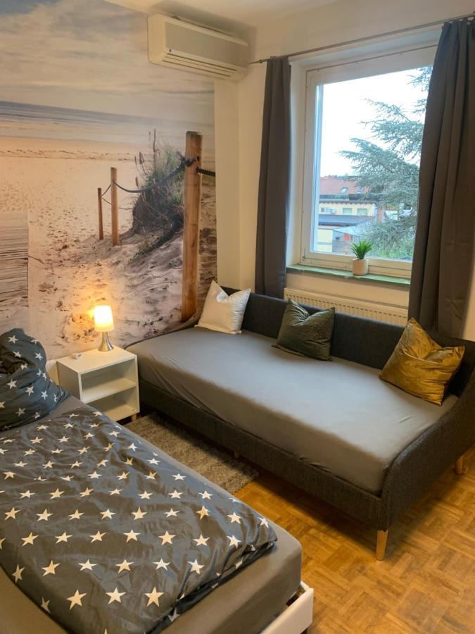 Mainpark Apartment 4 Schlafzimmer Bis Zu 10 Personen Direkt Ueber Aschaffapartment Bei Aschaffenburg Mainaschaff Eksteriør bilde