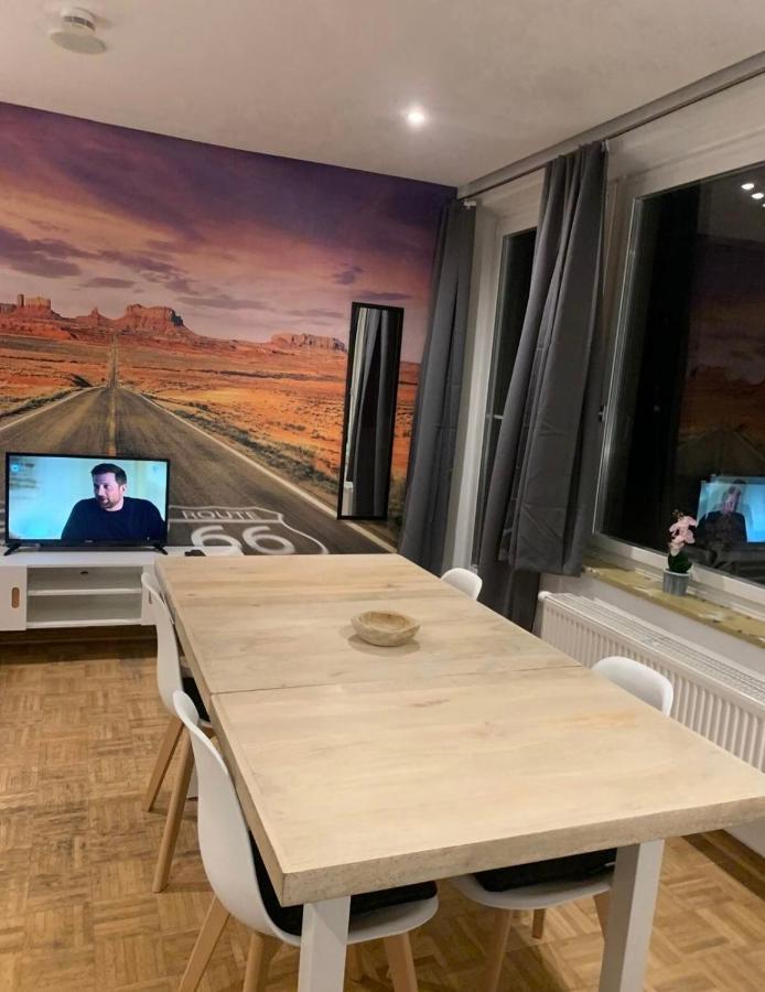 Mainpark Apartment 4 Schlafzimmer Bis Zu 10 Personen Direkt Ueber Aschaffapartment Bei Aschaffenburg Mainaschaff Eksteriør bilde