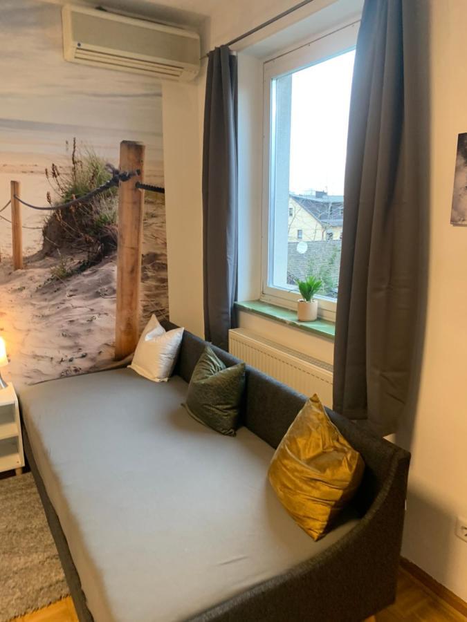 Mainpark Apartment 4 Schlafzimmer Bis Zu 10 Personen Direkt Ueber Aschaffapartment Bei Aschaffenburg Mainaschaff Eksteriør bilde