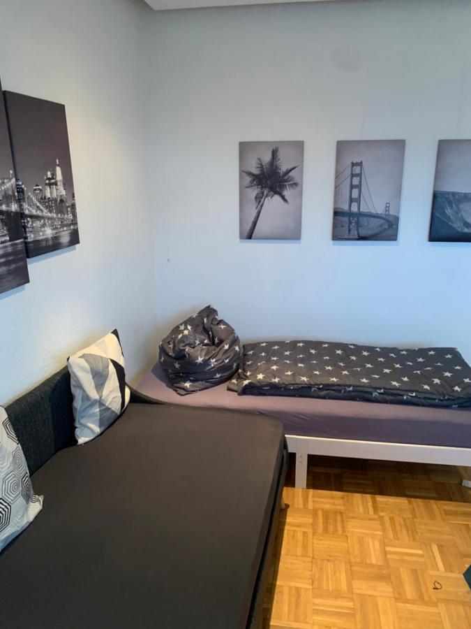Mainpark Apartment 4 Schlafzimmer Bis Zu 10 Personen Direkt Ueber Aschaffapartment Bei Aschaffenburg Mainaschaff Eksteriør bilde