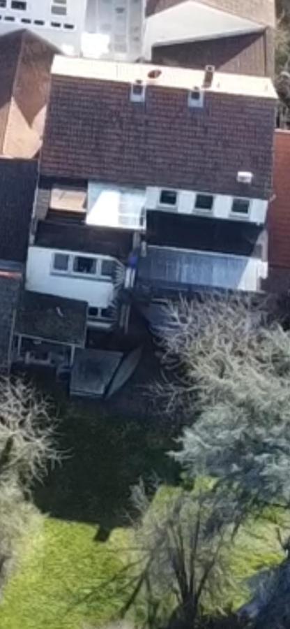 Mainpark Apartment 4 Schlafzimmer Bis Zu 10 Personen Direkt Ueber Aschaffapartment Bei Aschaffenburg Mainaschaff Eksteriør bilde