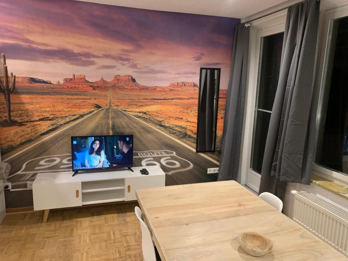 Mainpark Apartment 4 Schlafzimmer Bis Zu 10 Personen Direkt Ueber Aschaffapartment Bei Aschaffenburg Mainaschaff Eksteriør bilde