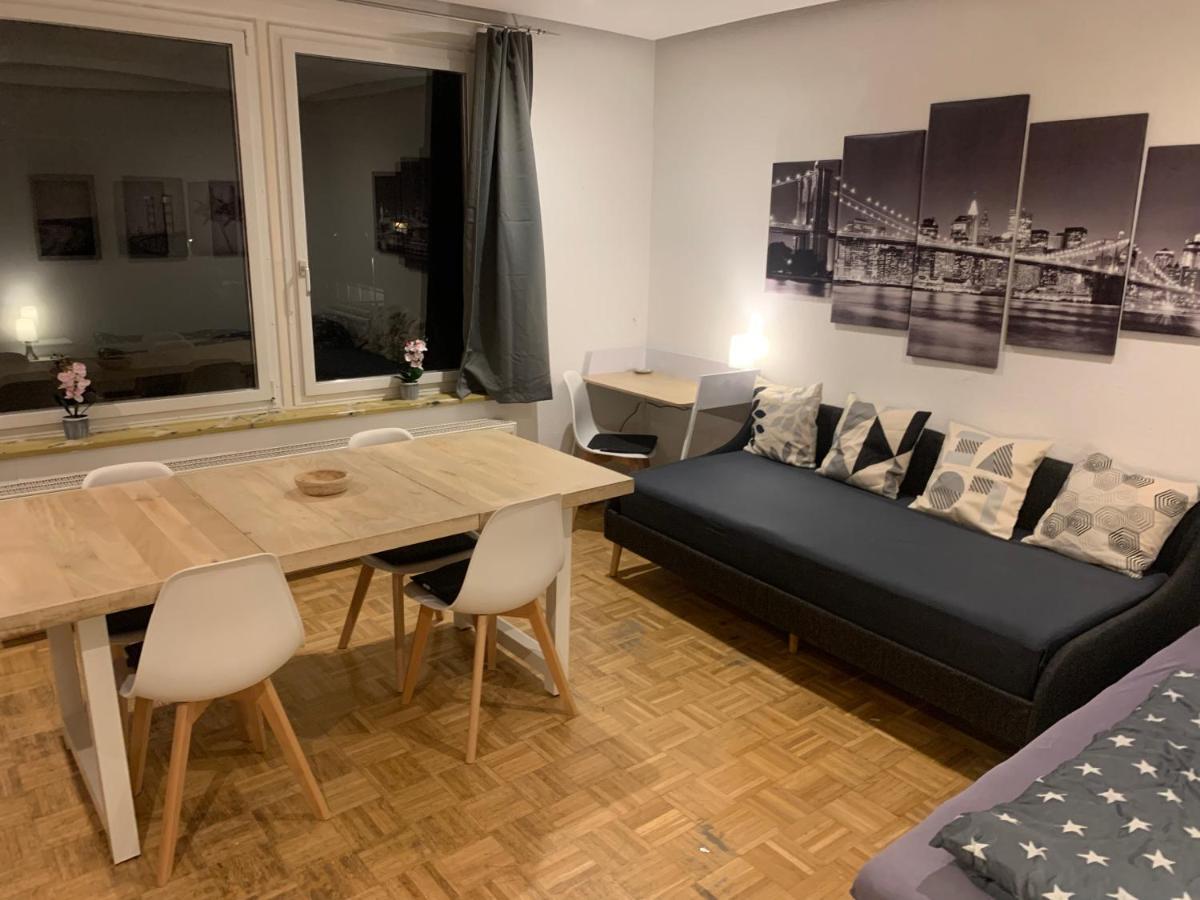 Mainpark Apartment 4 Schlafzimmer Bis Zu 10 Personen Direkt Ueber Aschaffapartment Bei Aschaffenburg Mainaschaff Eksteriør bilde