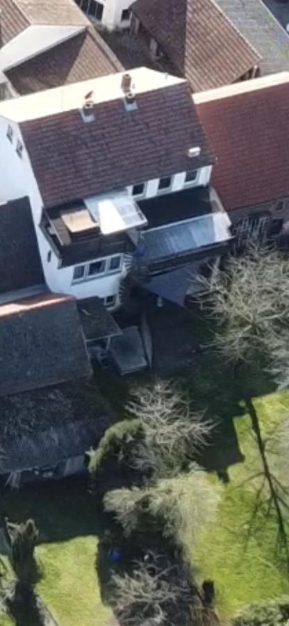 Mainpark Apartment 4 Schlafzimmer Bis Zu 10 Personen Direkt Ueber Aschaffapartment Bei Aschaffenburg Mainaschaff Eksteriør bilde