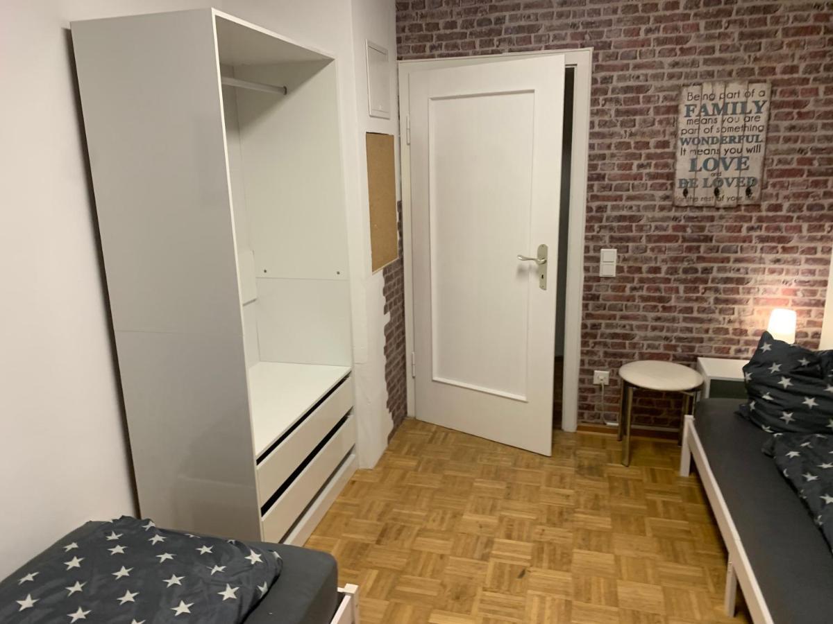Mainpark Apartment 4 Schlafzimmer Bis Zu 10 Personen Direkt Ueber Aschaffapartment Bei Aschaffenburg Mainaschaff Eksteriør bilde